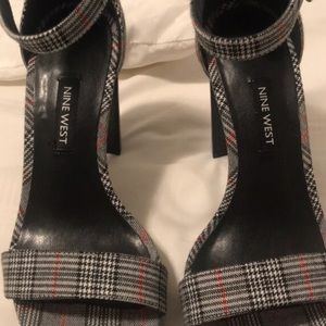 Nine West Plaid Heels size 6